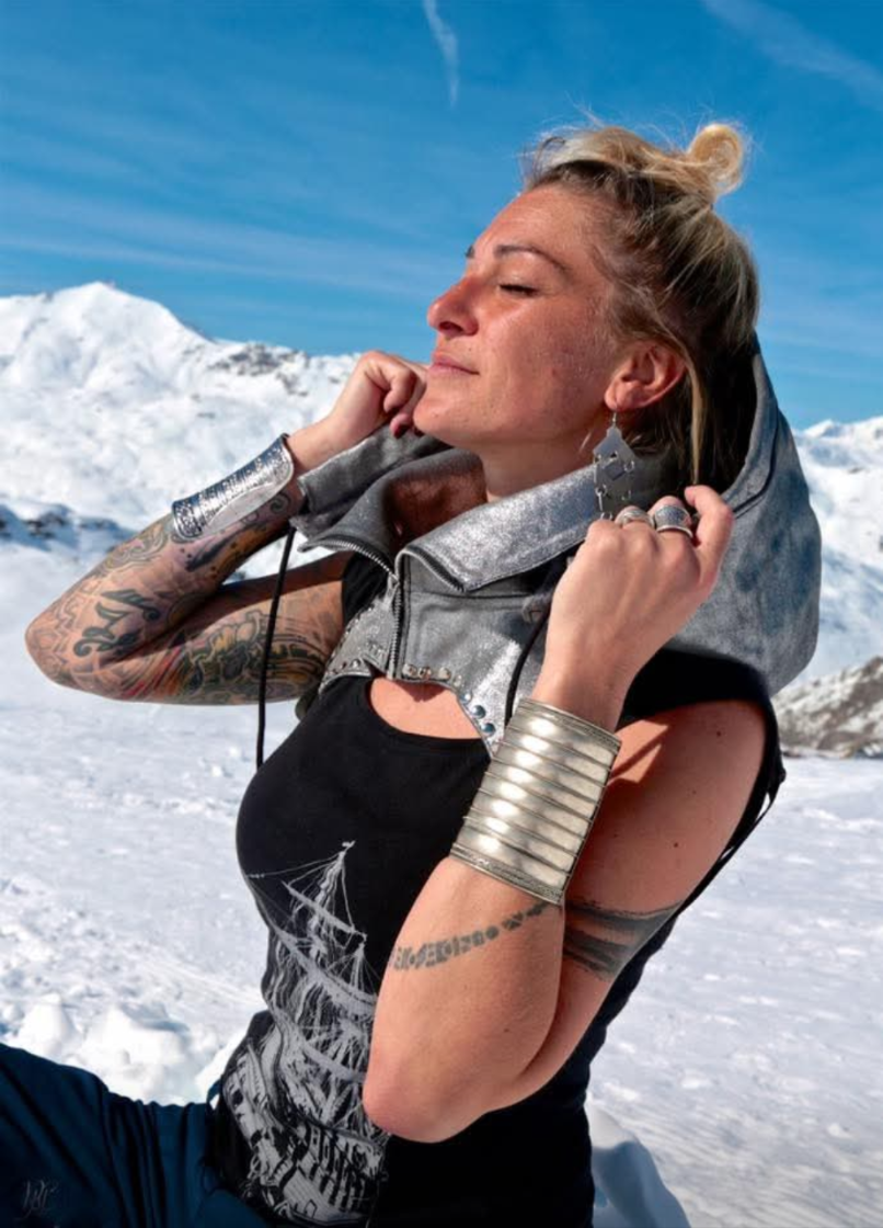 Silver Hooded Collar