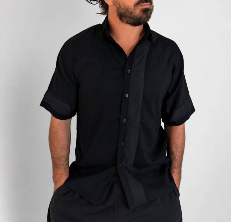 Chemise noire homme – Jeu de textures