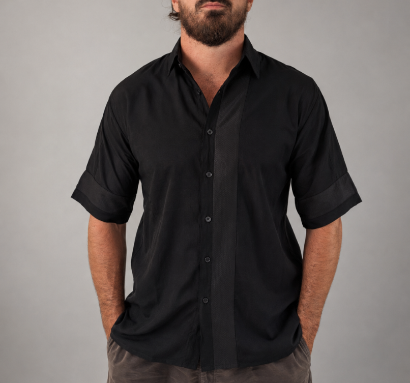 Chemise noire homme – Jeu de textures